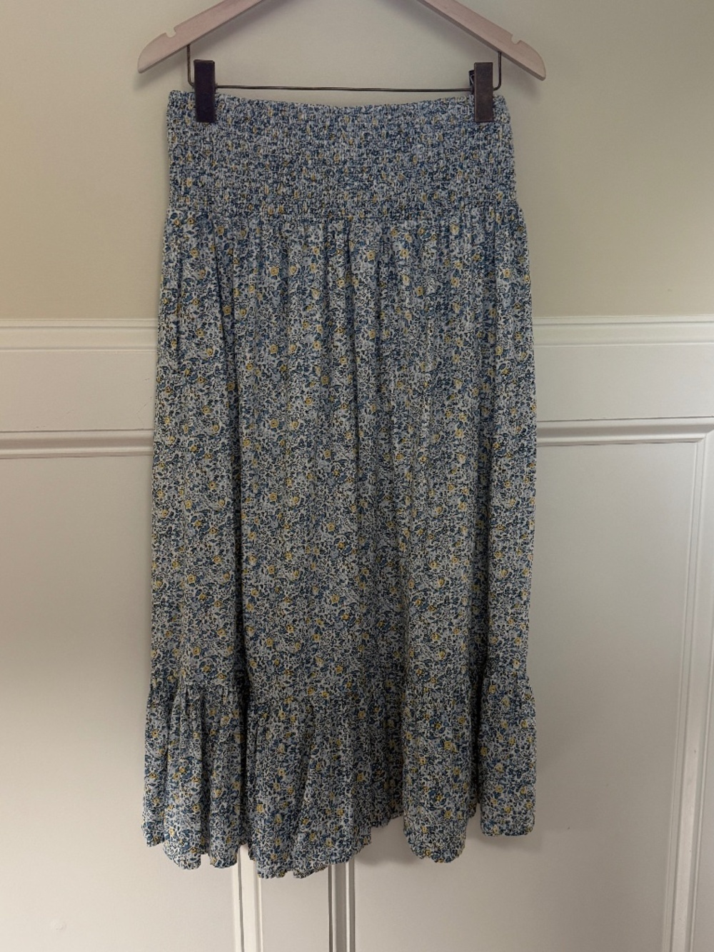 Universal Thread Smocked Waist Midi Skirt Blue Floral Medium - Picture 6 of 8